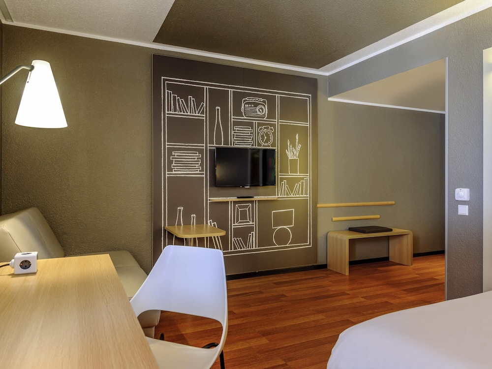 ibis Berlin Mitte — Hotel rooms in Berlin, Berlin