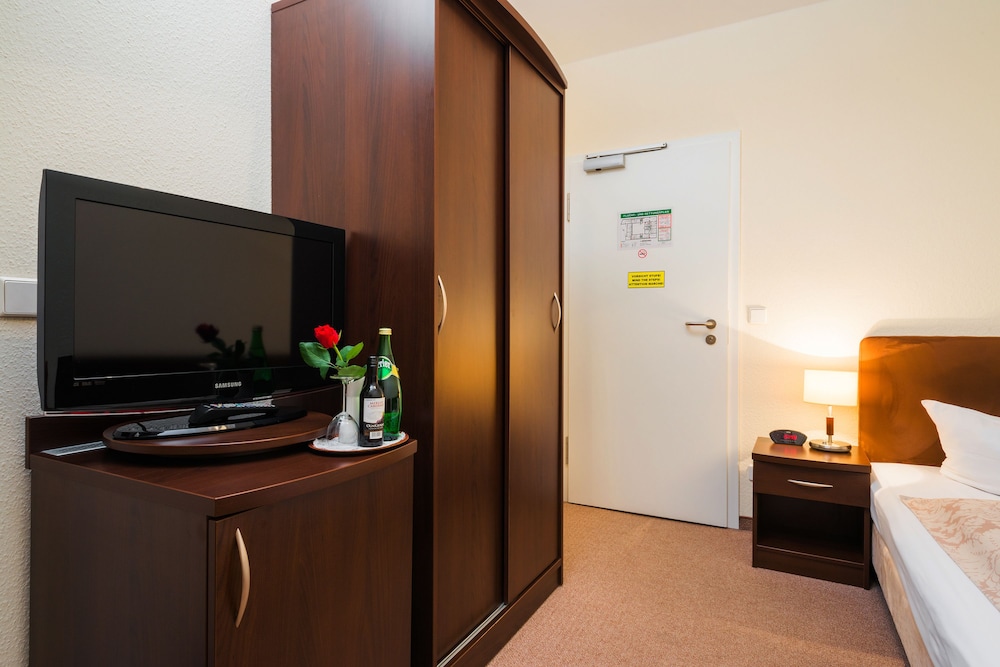 Upper Room Hotel Kurfurstendamm — Hotel rooms in Berlin, Berlin