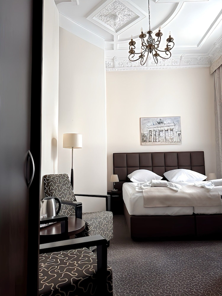 Upper Room Hotel Kurfurstendamm — Hotel rooms in Berlin, Berlin