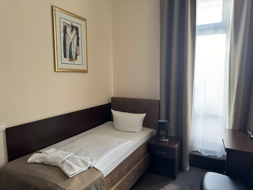 Upper Room Hotel Kurfurstendamm — Hotel rooms in Berlin, Berlin