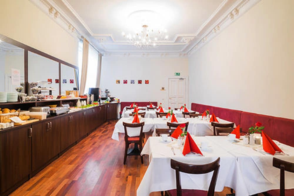 Upper Room Hotel Kurfurstendamm — Restaurant & bars in Berlin, Berlin