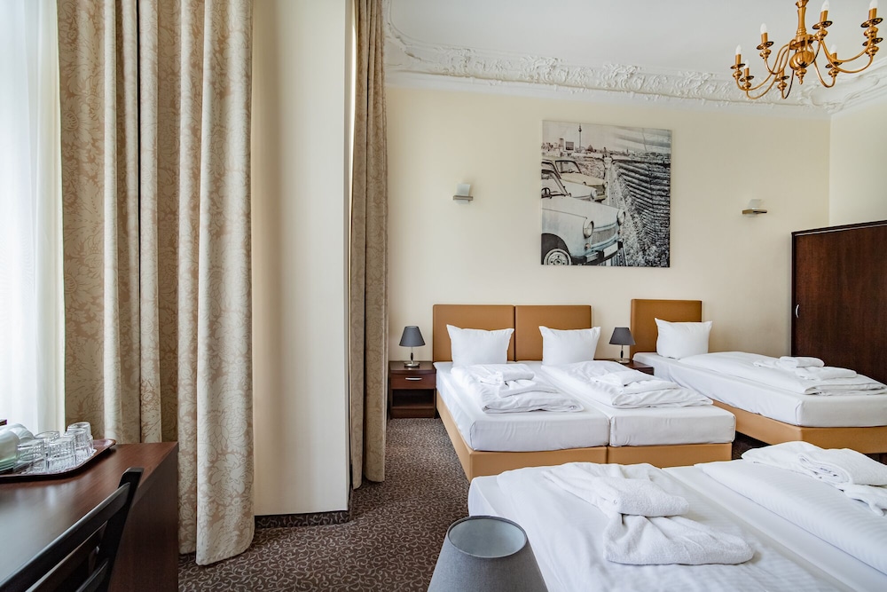 Upper Room Hotel Kurfurstendamm — Hotel rooms in Berlin, Berlin