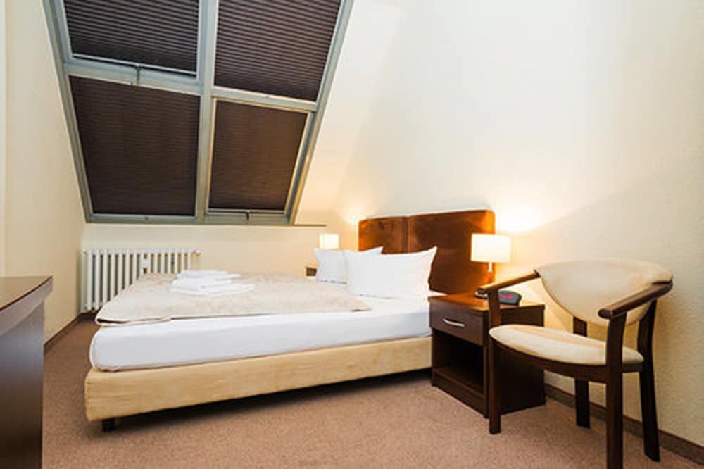 Upper Room Hotel Kurfurstendamm — Hotel rooms in Berlin, Berlin