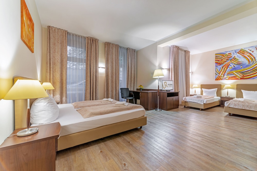 Upper Room Hotel Kurfurstendamm — Hotel rooms in Berlin, Berlin