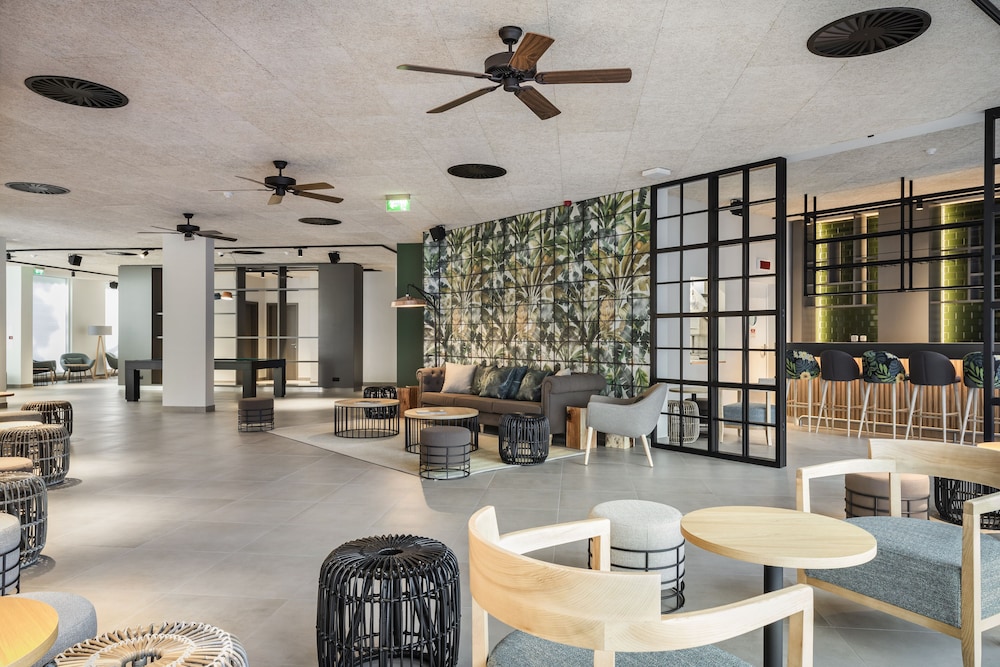 The Patio Suite Hotel — Restaurant & bars in Albufeira, Faro
