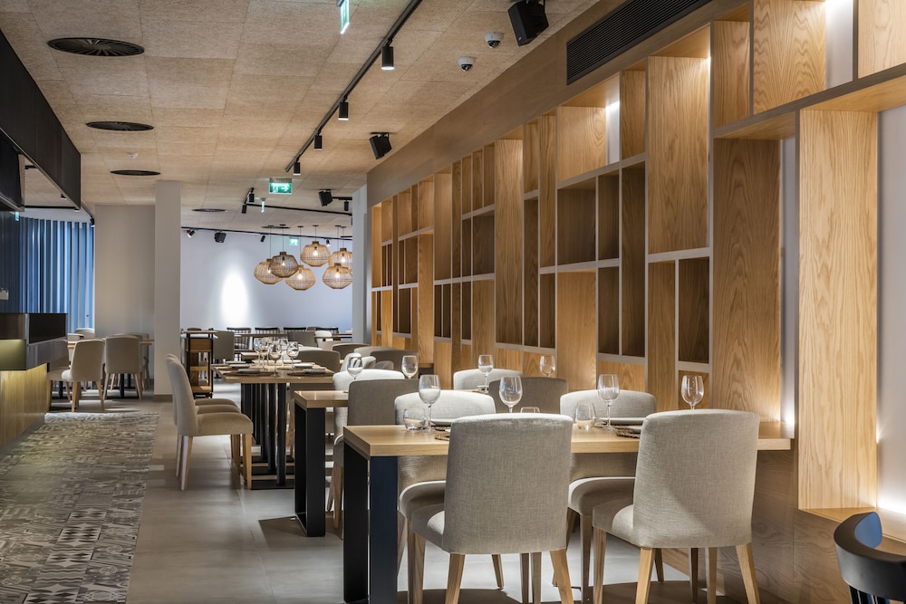The Patio Suite Hotel — Restaurant & bars in Albufeira, Faro