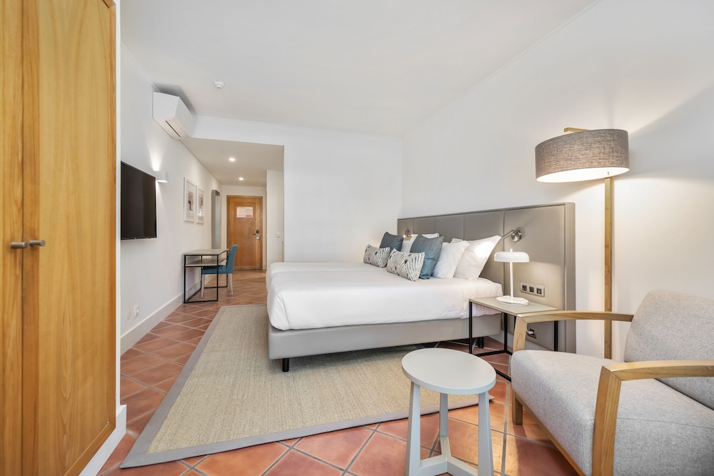 The Patio Suite Hotel — Hotel rooms in Albufeira, Faro