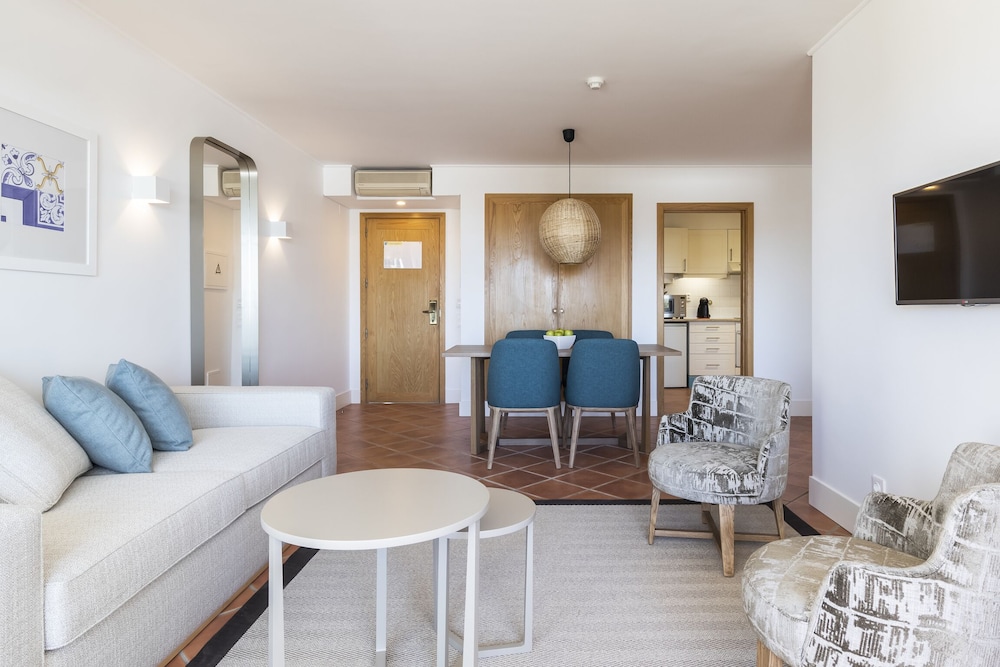The Patio Suite Hotel — Hotel rooms in Albufeira, Faro