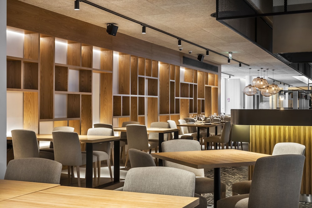 The Patio Suite Hotel — Restaurant & bars in Albufeira, Faro