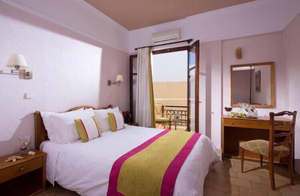 Malia Mare — Hotel rooms in Malia