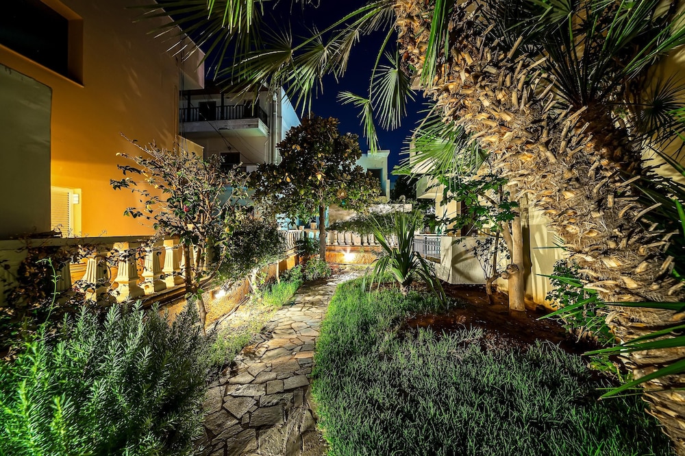 Malia Mare — Hotel building in Malia