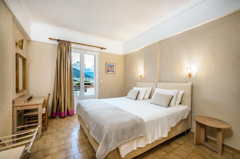 Malia Mare — Hotel rooms in Malia