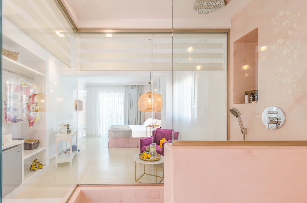Malia Mare — Hotel rooms in Malia