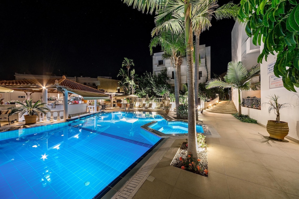 Malia Mare — Swimming pool in Malia