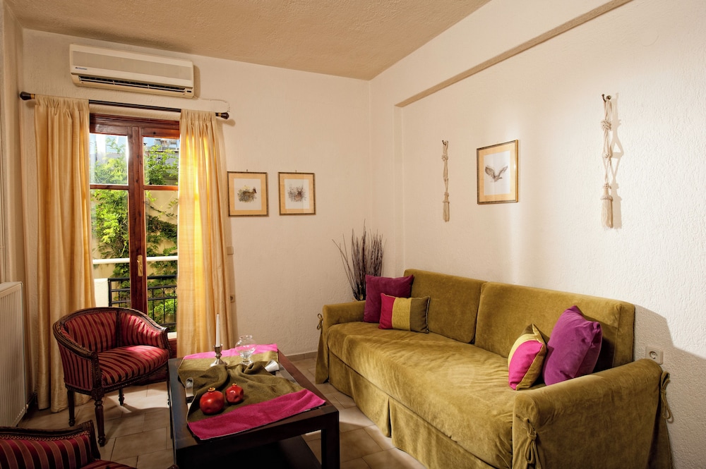 Malia Mare — Hotel rooms in Malia