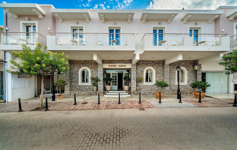 Malia Mare — Hotel building in Malia