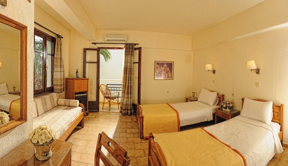 Malia Mare — Hotel rooms in Malia