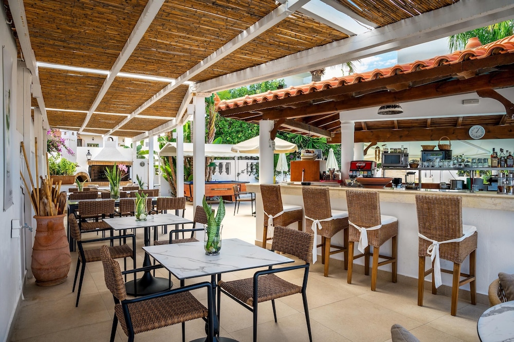 Malia Mare — Restaurant & bars in Malia
