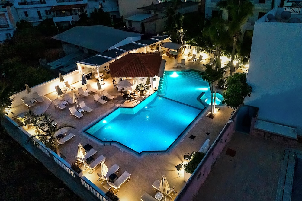 Malia Mare — Swimming pool in Malia