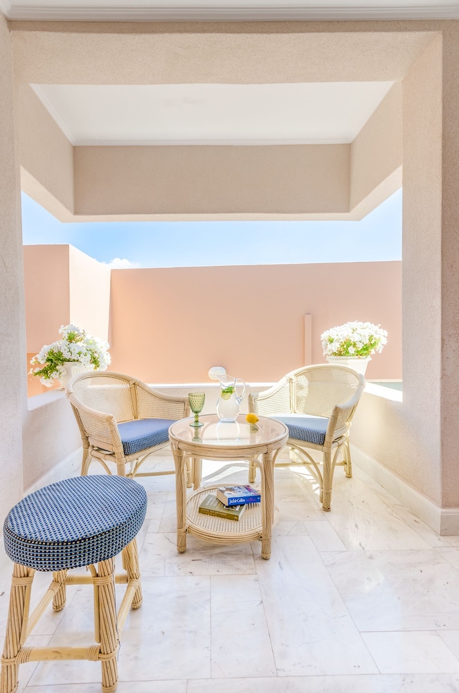 Malia Mare — Hotel rooms in Malia