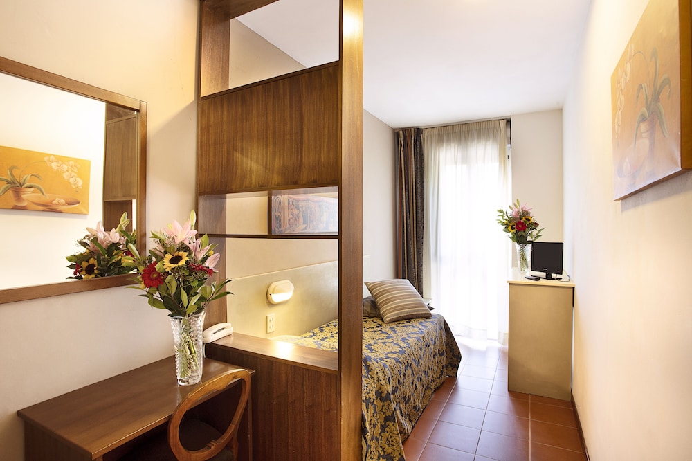 Hotel Corolle — Hotel rooms in Florence, Tuscany