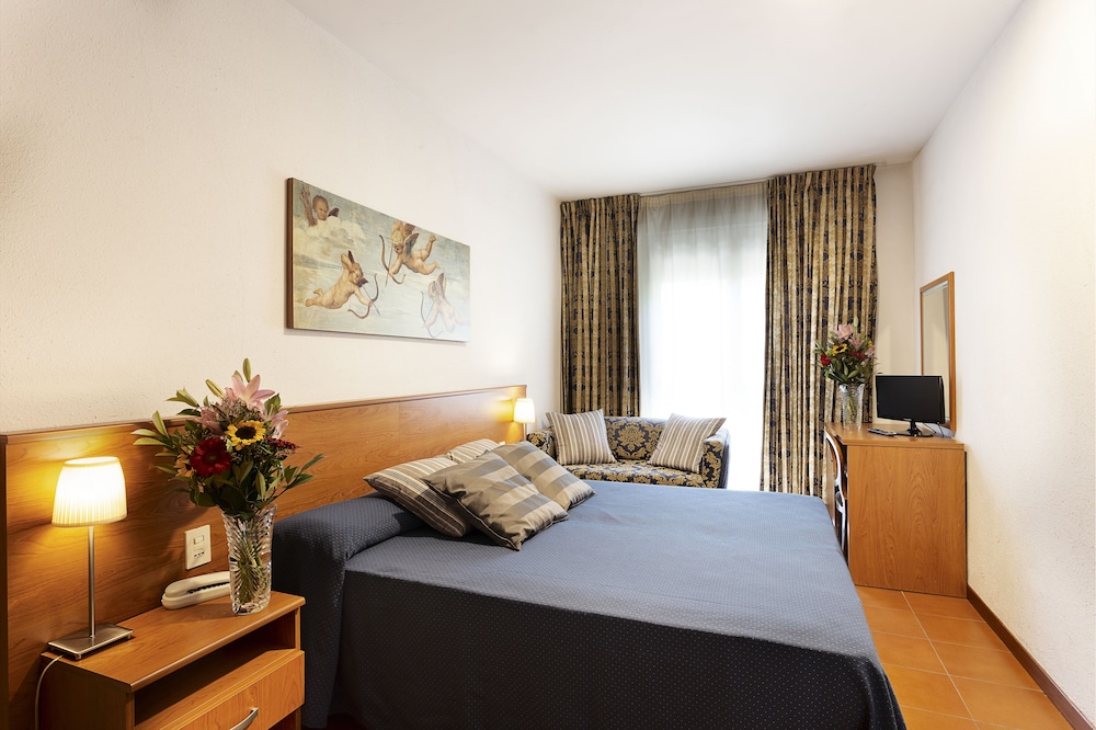 Hotel Corolle — Hotel rooms in Florence, Tuscany