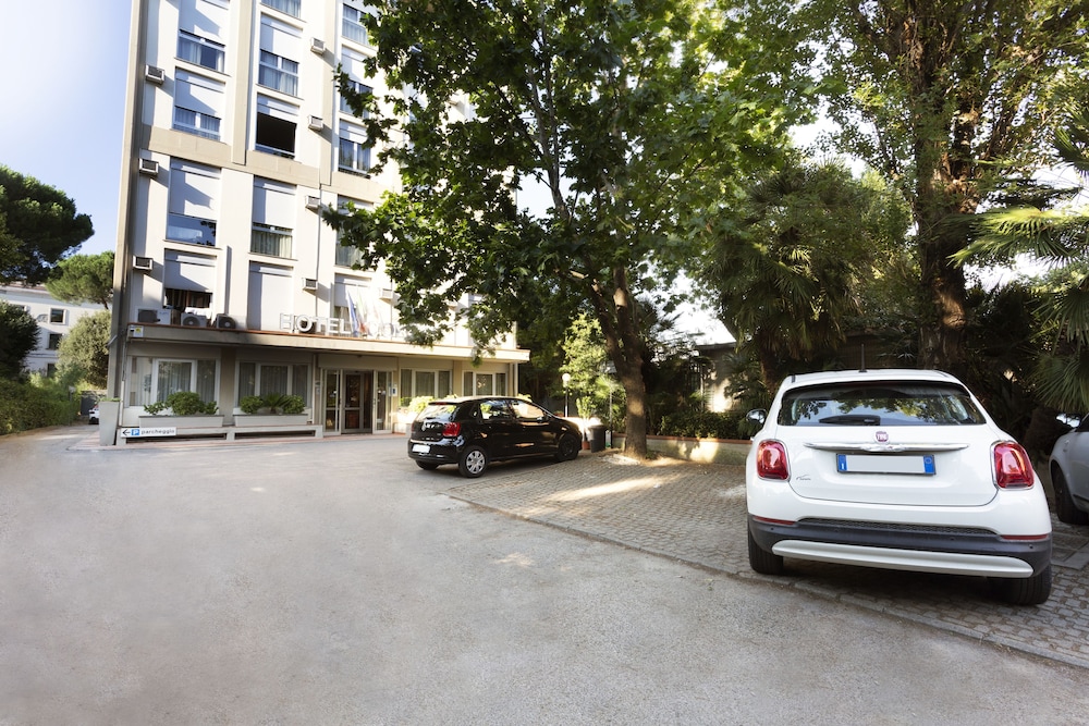 Hotel Corolle — Hotel building in Florence, Tuscany