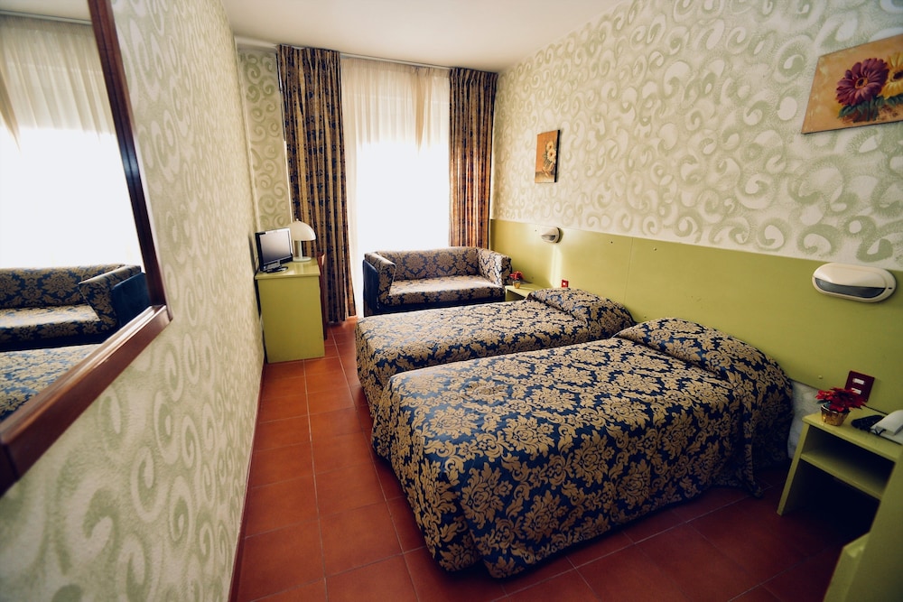 Hotel Corolle — Hotel rooms in Florence, Tuscany