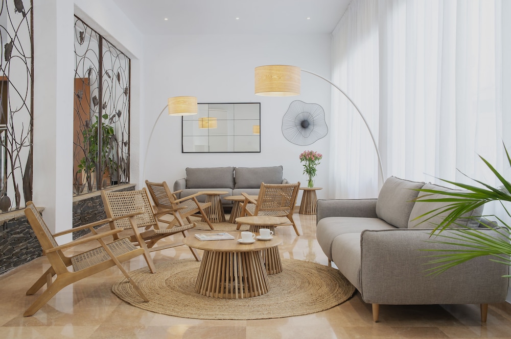 Hotel Lloret Santa Rosa by Pierre & Vacances — Hotel rooms in Lloret de Mar, Catalonia