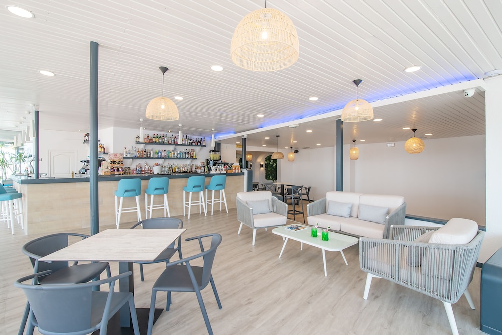 Hotel Lloret Santa Rosa by Pierre & Vacances — Restaurant & bars in Lloret de Mar, Catalonia