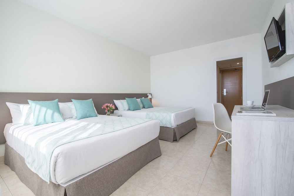 Hotel Lloret Santa Rosa by Pierre & Vacances — Hotel rooms in Lloret de Mar, Catalonia