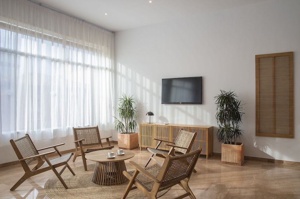 Hotel Lloret Santa Rosa by Pierre & Vacances — Hotel rooms in Lloret de Mar, Catalonia