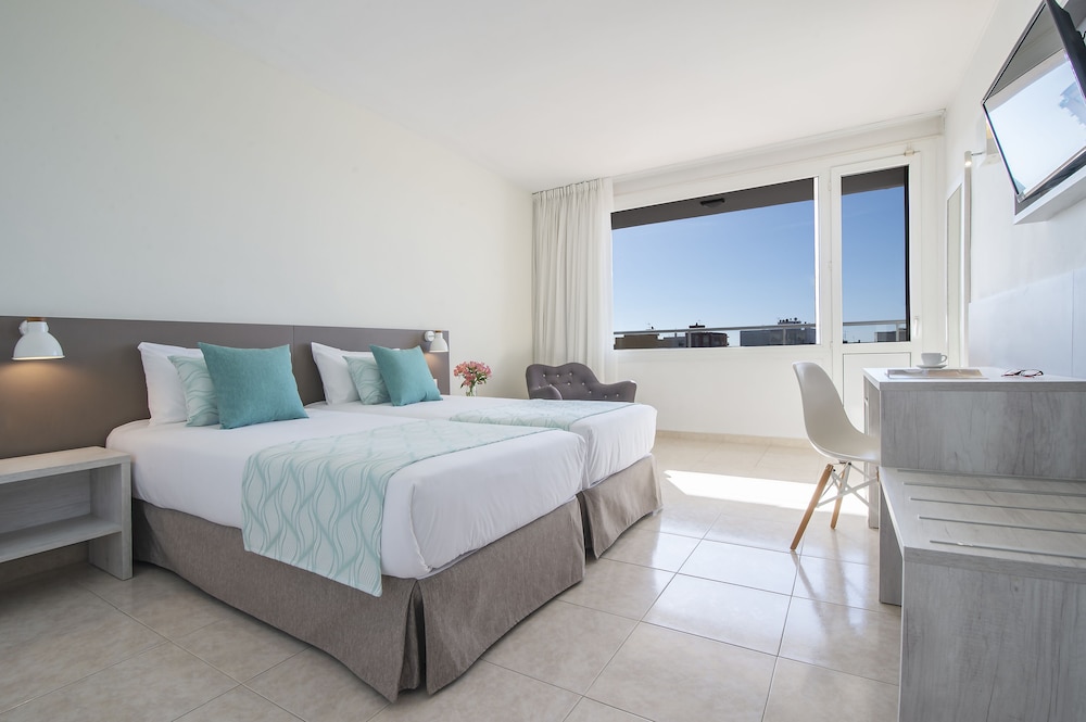 Hotel Lloret Santa Rosa by Pierre & Vacances — Hotel rooms in Lloret de Mar, Catalonia