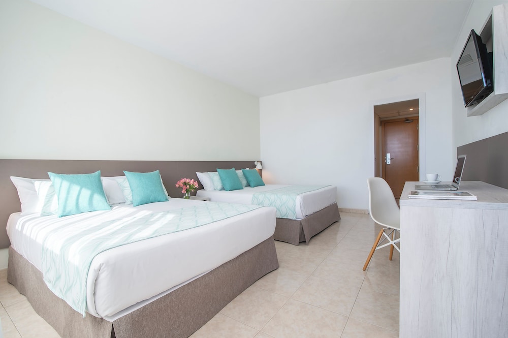 Hotel Lloret Santa Rosa by Pierre & Vacances — Hotel rooms in Lloret de Mar, Catalonia