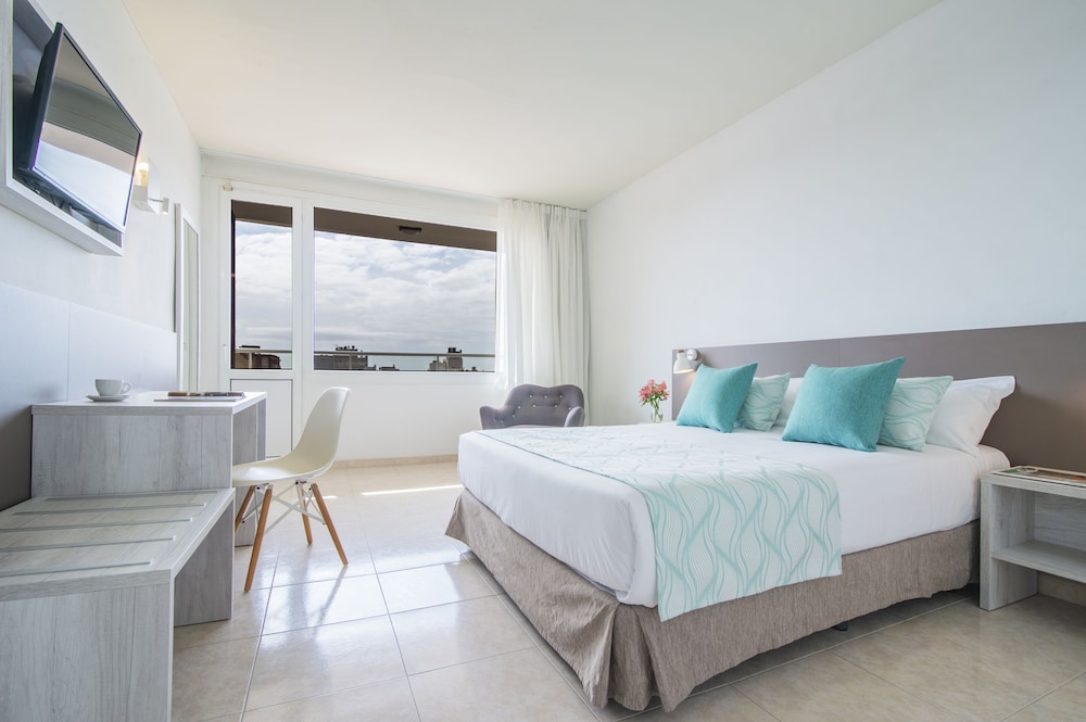 Hotel Lloret Santa Rosa by Pierre & Vacances — Hotel rooms in Lloret de Mar, Catalonia