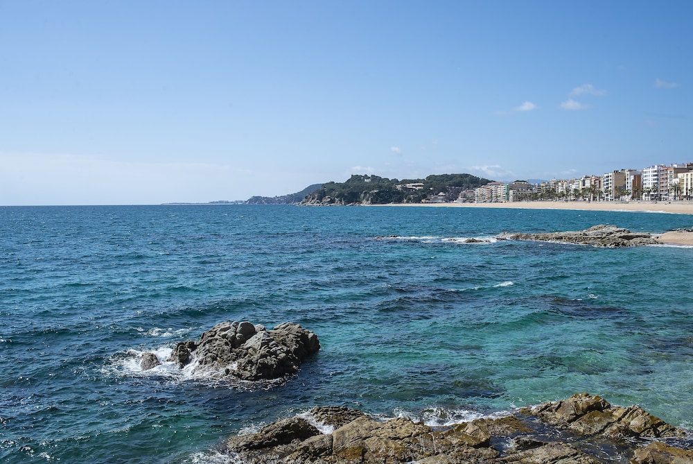 Hotel Lloret Santa Rosa by Pierre & Vacances — Beach in Lloret de Mar, Catalonia