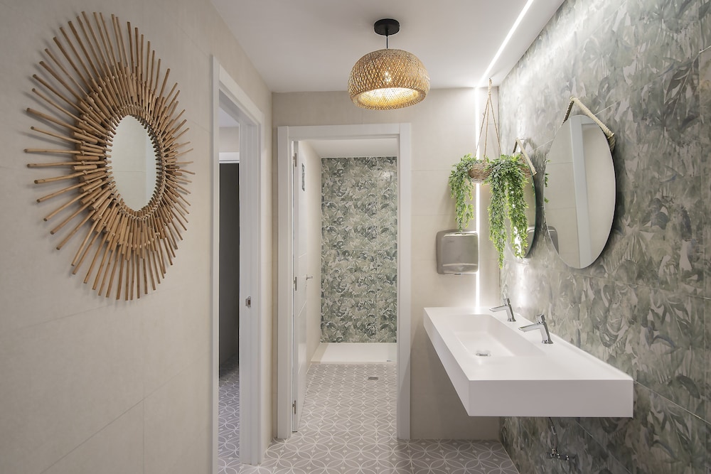 Hotel Lloret Santa Rosa by Pierre & Vacances — Hotel rooms in Lloret de Mar, Catalonia