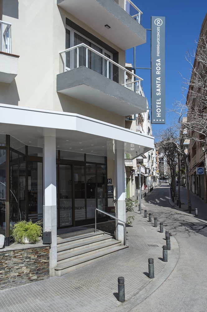 Hotel Lloret Santa Rosa by Pierre & Vacances — Hotel building in Lloret de Mar, Catalonia