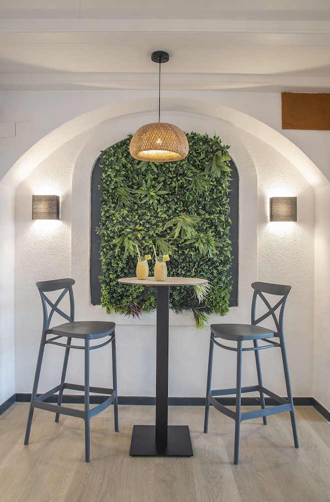 Hotel Lloret Santa Rosa by Pierre & Vacances — Restaurant & bars in Lloret de Mar, Catalonia