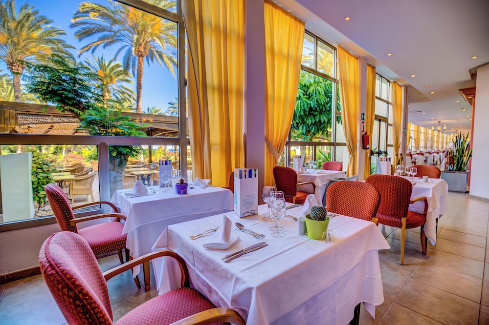 SBH Costa Calma Palace Thalasso & Spa — Restaurant & bars in Costa Calma, Canary Islands