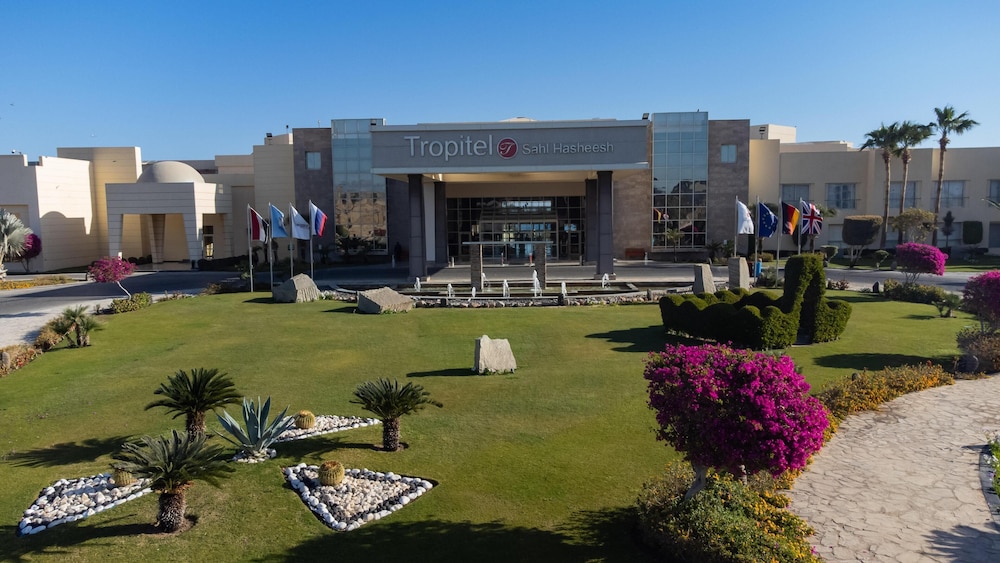 Tropitel Sahl Hasheesh Resort — Hotel building in Sahl Hasheesh, Red Sea