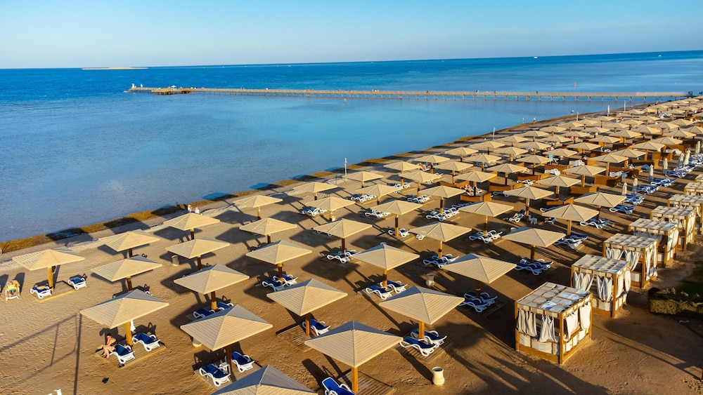 Tropitel Sahl Hasheesh Resort — Beach in Sahl Hasheesh, Red Sea