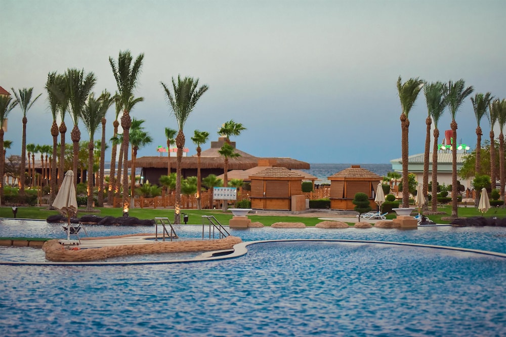 Tropitel Sahl Hasheesh Resort — Swimming pool in Sahl Hasheesh, Red Sea