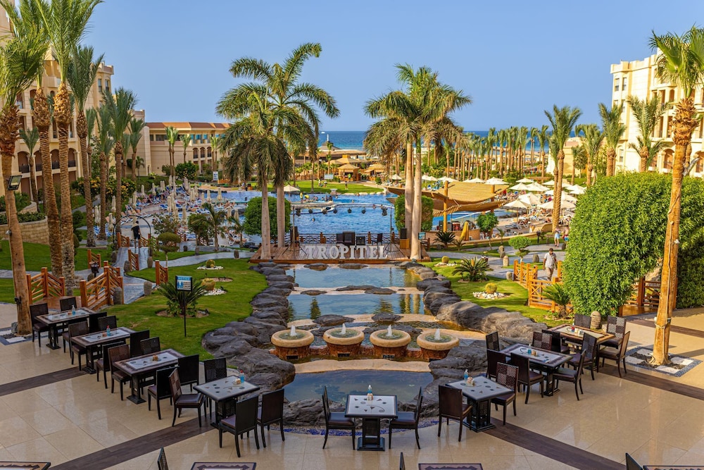 Tropitel Sahl Hasheesh Resort — Swimming pool in Sahl Hasheesh, Red Sea