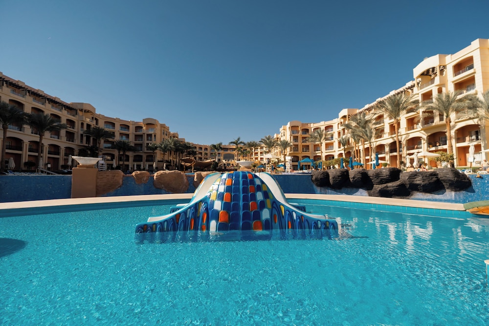 Tropitel Sahl Hasheesh Resort — Swimming pool in Sahl Hasheesh, Red Sea