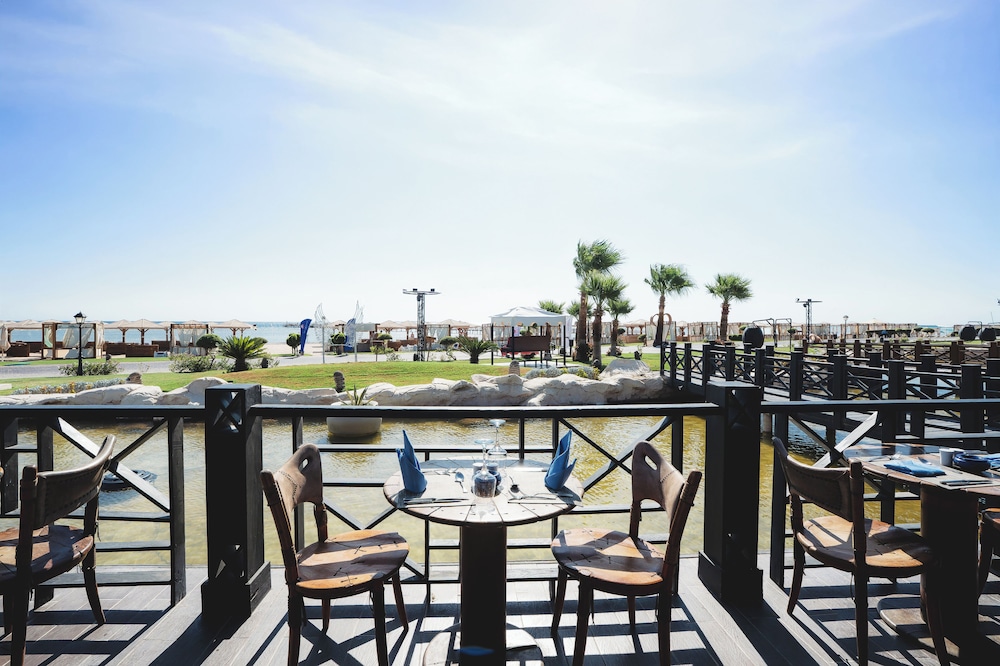 Tropitel Sahl Hasheesh Resort — Restaurant & bars in Sahl Hasheesh, Red Sea