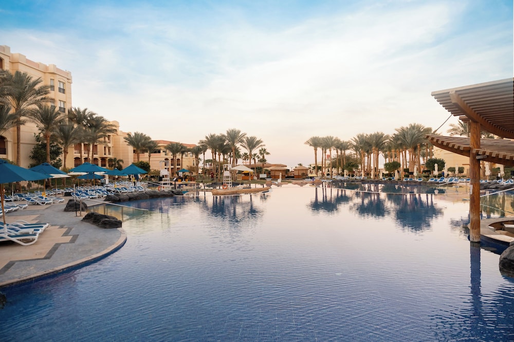 Tropitel Sahl Hasheesh Resort — Swimming pool in Sahl Hasheesh, Red Sea