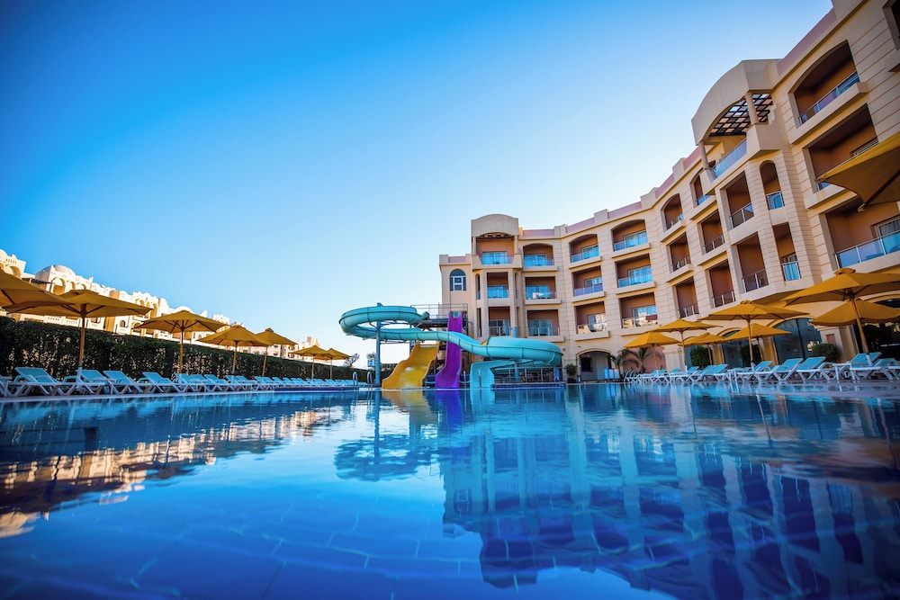 Tropitel Sahl Hasheesh Resort — Swimming pool in Sahl Hasheesh, Red Sea
