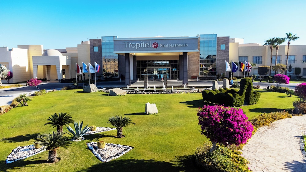 Tropitel Sahl Hasheesh Resort — Hotel building in Sahl Hasheesh, Red Sea