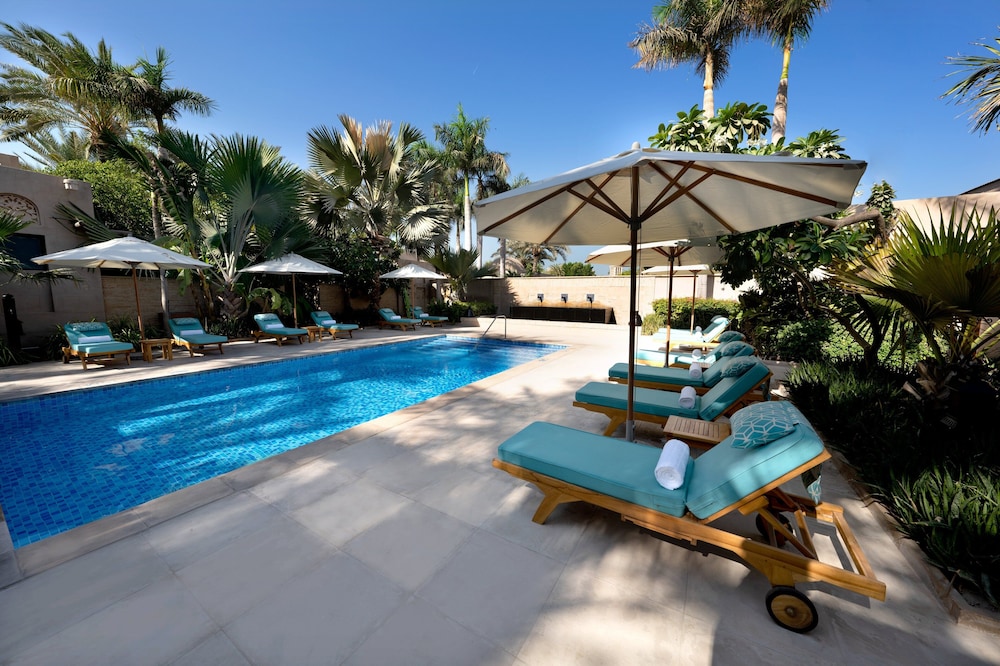 Jumeirah Al Qasr Dubai — Facilities in Dubai